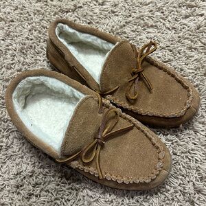 Vineyard Vines Slippers